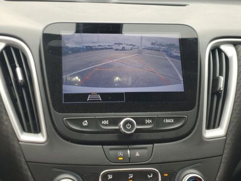 Used 2022 Chevrolet Malibu LT image 24