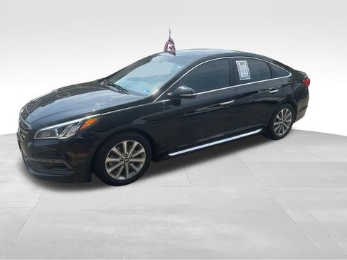 Used 2017 Hyundai Sonata Limited w/ Ultimate Package 04 FWD image 3