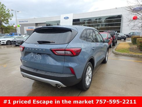 Used 2018 Ford Escape Titanium w/ Ford Safe & Smart Package image 5