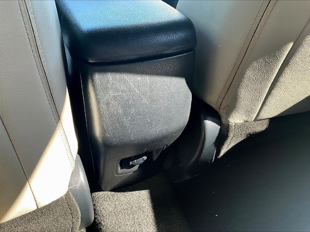 Used 2018 Toyota RAV4 LE AWD/4WD image 9