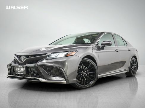 Used 2022 Toyota Camry XSE FWD image 1