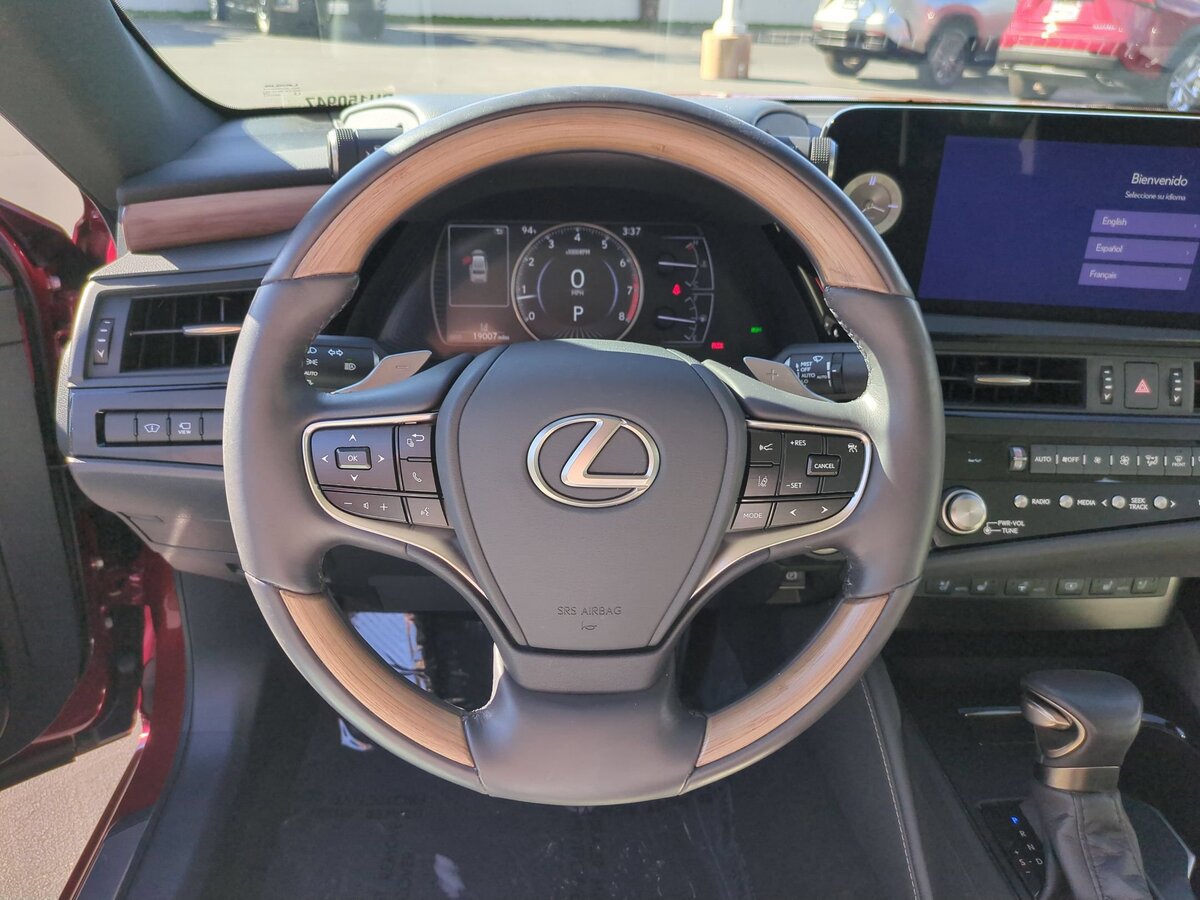 Used 2023 Lexus ES 350 Ultra Luxury w/ Accessory Package (Z1) FWD image 17