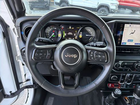 Used 2024 Jeep Wrangler Unlimited Rubicon 4xe AWD/4WD image 22