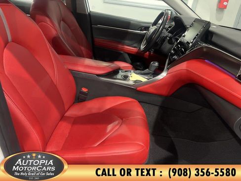 Used 2022 Toyota Camry XSE image 10
