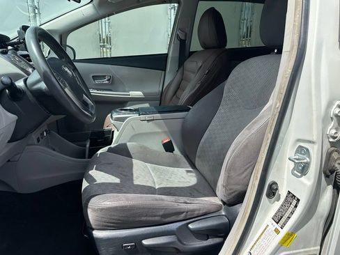 Used 2016 Toyota Prius V Three FWD image 8