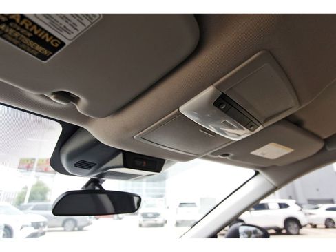 Used 2025 Nissan Rogue S FWD image 18