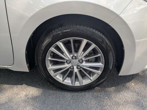 Used 2015 Toyota Corolla LE FWD image 11