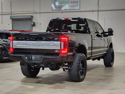 Used 2022 Ford F250 Platinum w/ FX4 Off-Road Package image 8