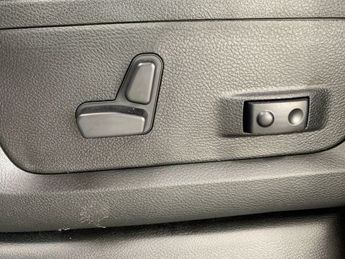 New 2026 RAM 2500 Laramie AWD/4WD image 16