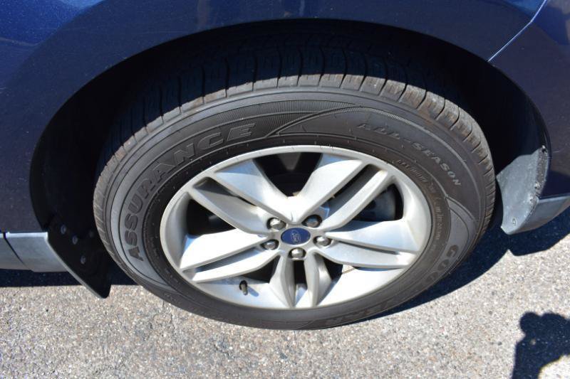 Used 2017 Ford Edge SEL w/ Equipment Group 201A AWD/4WD image 25
