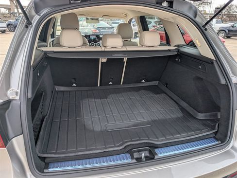 Used 2022 Mercedes-Benz GLC 300 w/ Premium Package Lite image 26