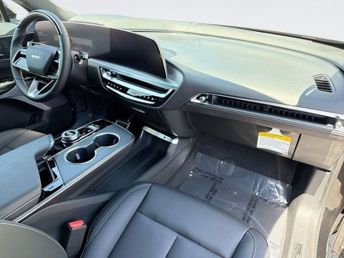 Used 2026 Cadillac Lyriq V w/ Exterior Carbon Fiber Package AWD/4WD image 34