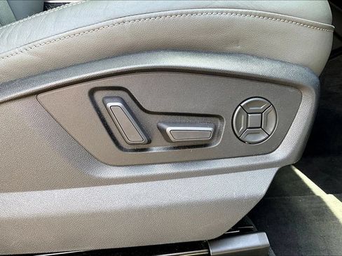 Used 2020 Audi Q8 Premium Plus w/ Premium Plus Package AWD/4WD image 31
