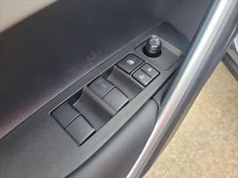 Certified 2026 Toyota Corolla Cross L FWD image 13