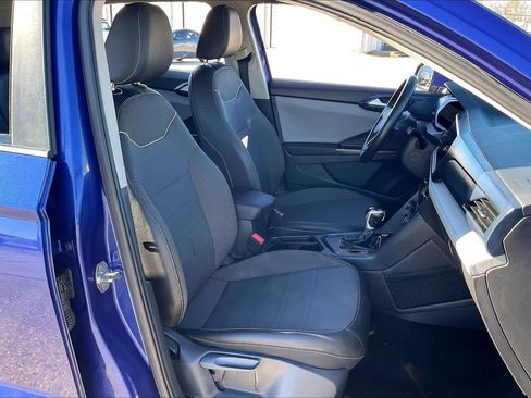 Used 2024 Volkswagen Taos SE image 8