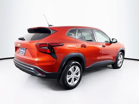 Used 2024 Chevrolet Trax LS FWD image 9