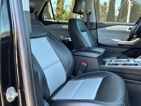 Used 2023 Ford Explorer XLT w/ Equipment Group 202A AWD/4WD image 21