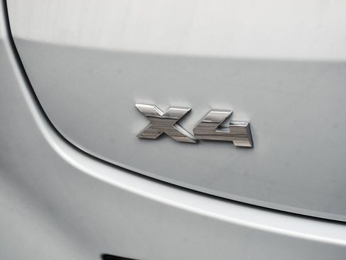 Used 2024 BMW X4 M40i w/ Premium Package image 96