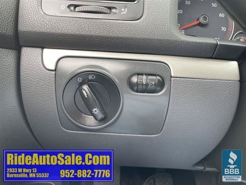 Used 2008 Volkswagen Rabbit S FWD image 32