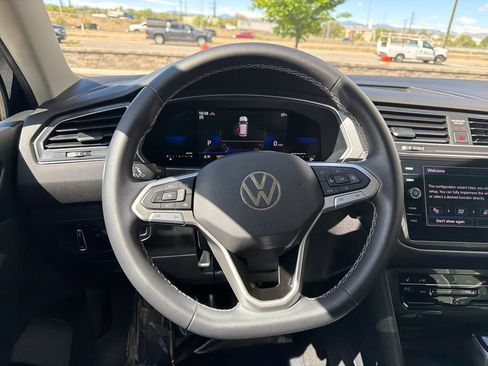 Certified 2023 Volkswagen Tiguan SE image 16