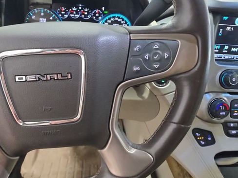 Used 2017 GMC Yukon Denali AWD/4WD image 12