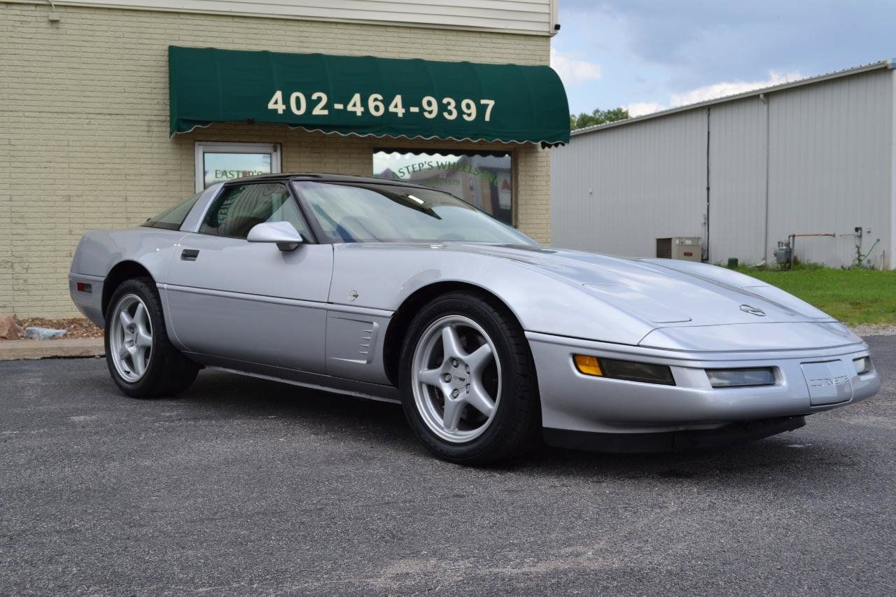 Used 1996 Chevrolet Corvette Coupe RWD image 14