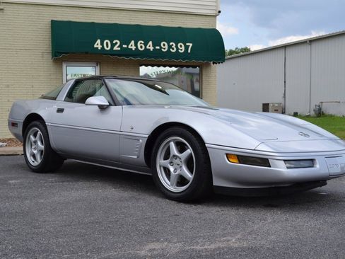 Used 1996 Chevrolet Corvette Coupe RWD image 14