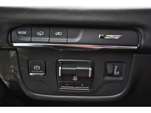 New 2026 Cadillac Escalade ESV V w/ LPO, ONYX Package AWD/4WD image 15