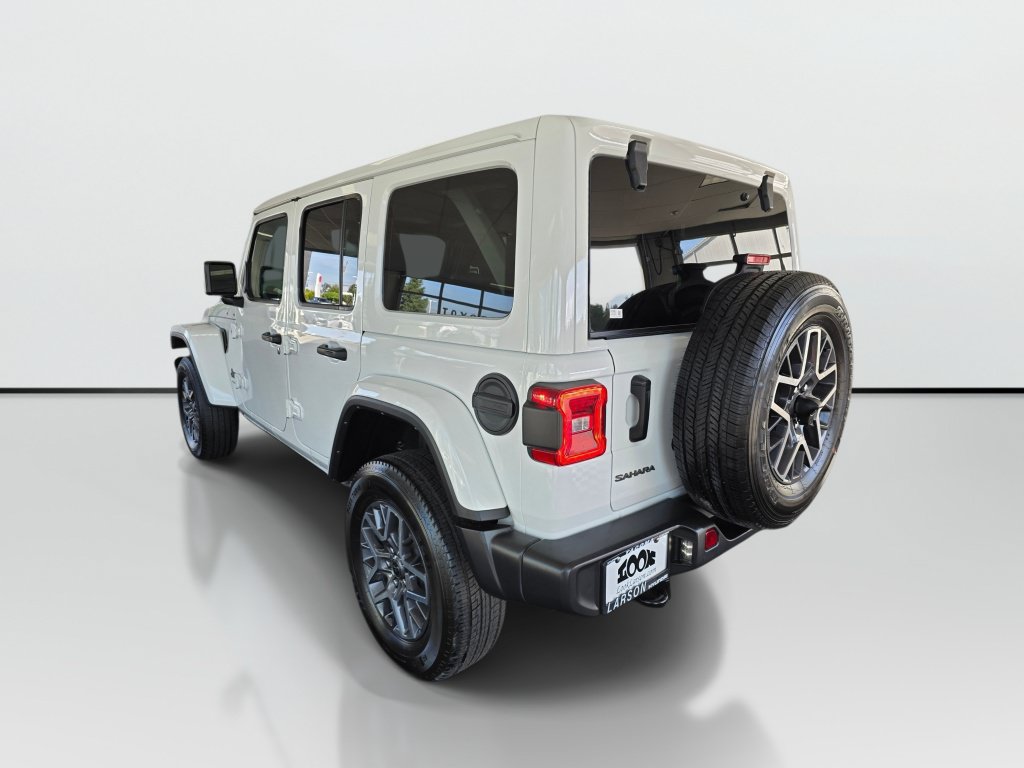 Used 2025 Jeep Wrangler Unlimited Sahara AWD/4WD image 3