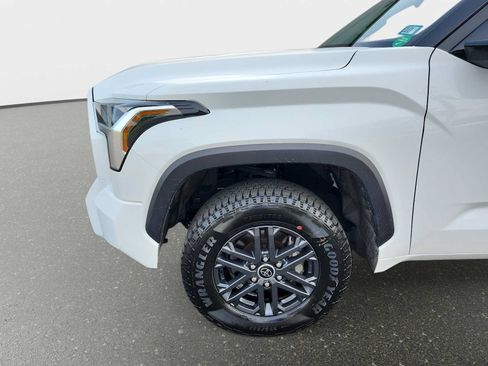 Used 2024 Toyota Tundra SR5 w/ SR5 Convenience Package AWD/4WD image 10