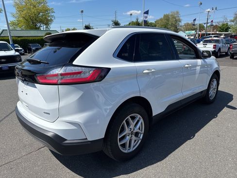 Used 2023 Ford Edge SEL w/ Convenience Package AWD/4WD image 4