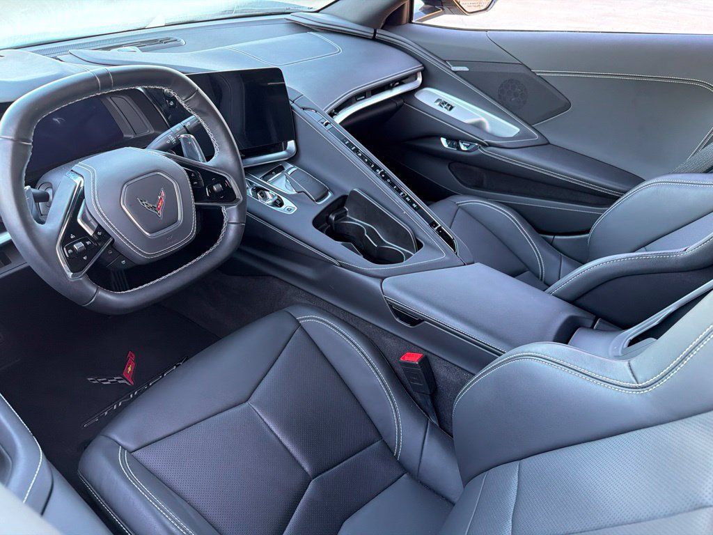 Used 2025 Chevrolet Corvette Stingray Coupe w/ 1LT RWD image 8