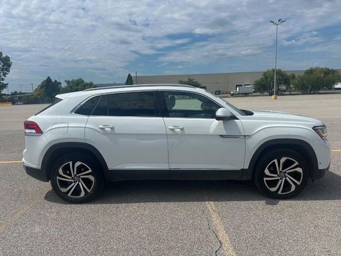 Used 2020 Volkswagen Atlas Cross Sport SEL Premium w/ Cross Sport MDO Package AWD/4WD image 2
