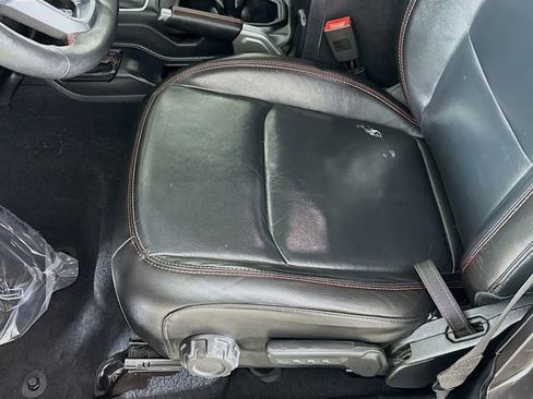 Used 2018 Jeep Wrangler Unlimited Rubicon image 18