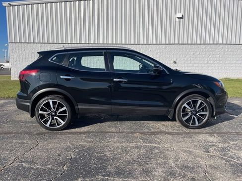Used 2018 Nissan Rogue Sport SL w/ SL Premium Package image 17