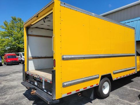 Used 2022 GMC Savana 3500 Extended w/ Power Convenience Package RWD image 11
