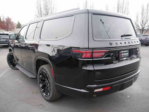 New 2025 Jeep Wagoneer L Series II w/ Convenience Group I image 18