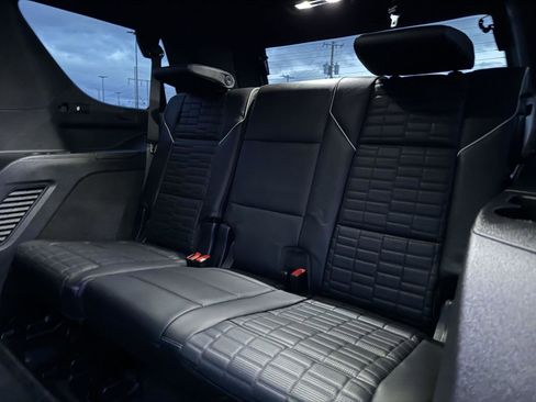 Certified 2024 Cadillac Escalade Sport Platinum w/ LPO, ONYX Package image 30