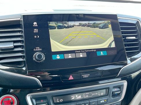 Used 2019 Honda Pilot Touring image 14
