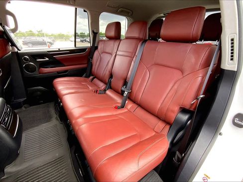 Used 2016 Lexus LX 570 4WD w/ Luxury Package image 39