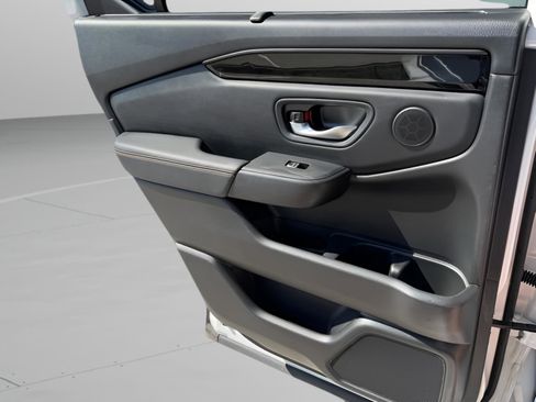 Certified 2024 Honda Pilot TrailSport image 26