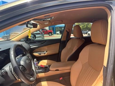 Used 2024 Lexus NX 250 FWD w/ Towing Package (2000 Lbs) image 7