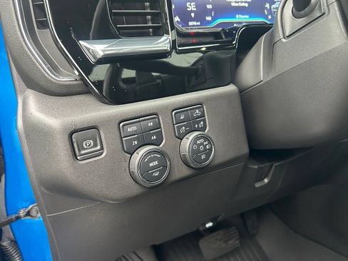 Used 2022 Chevrolet Silverado 1500 LT Trail Boss w/ LT Trail Boss Premium Package AWD/4WD image 21