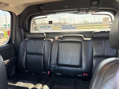 Used 2007 Chevrolet Avalanche LT w/ LT Preferred Equipment Group AWD/4WD image 17