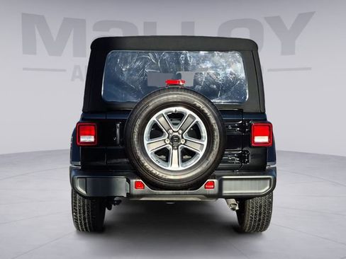 Used 2023 Jeep Wrangler Unlimited Sahara AWD/4WD image 4