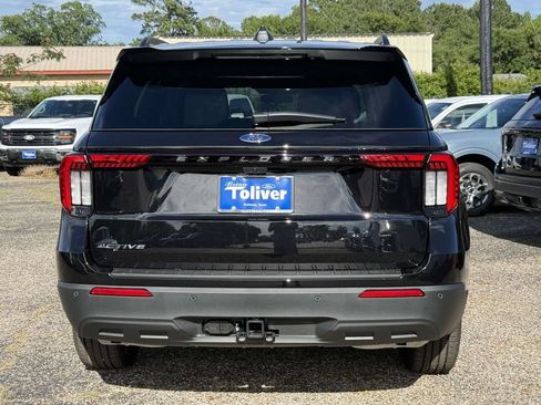 New 2026 Ford Explorer Active RWD image 8