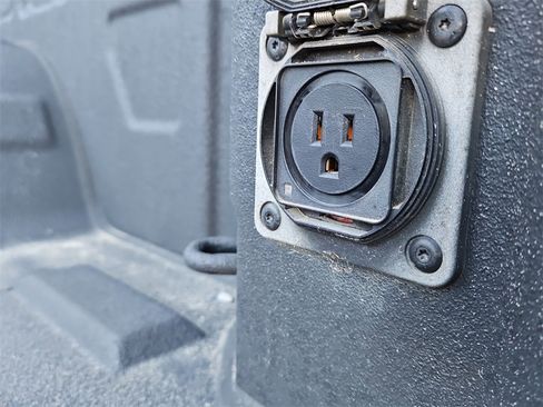 Used 2022 Chevrolet Silverado 1500 LT w/ Protection Package image 13