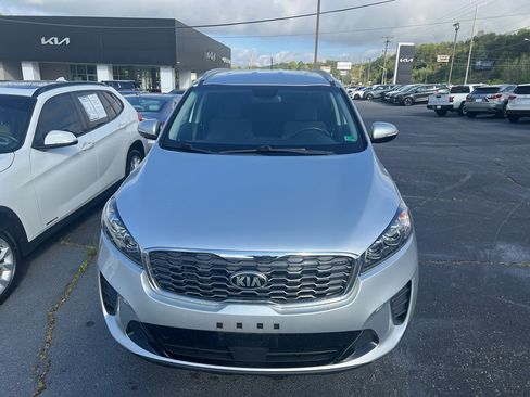 Used 2020 Kia Sorento LX w/ LX I4 Convenience Package image 3