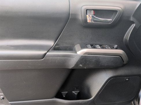 Used 2023 Toyota Tacoma Limited image 11