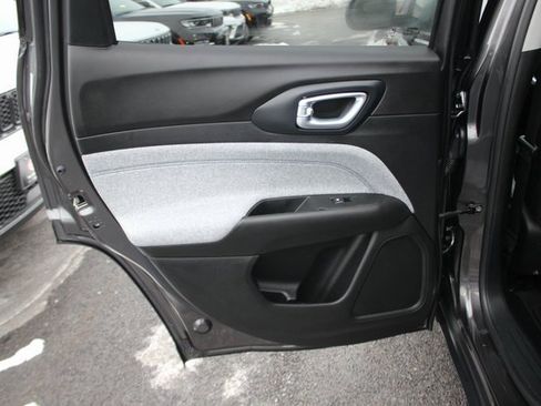 Used 2022 Jeep Compass Latitude w/ Convenience Group image 22